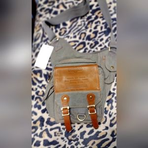 Kaukko messenger bag